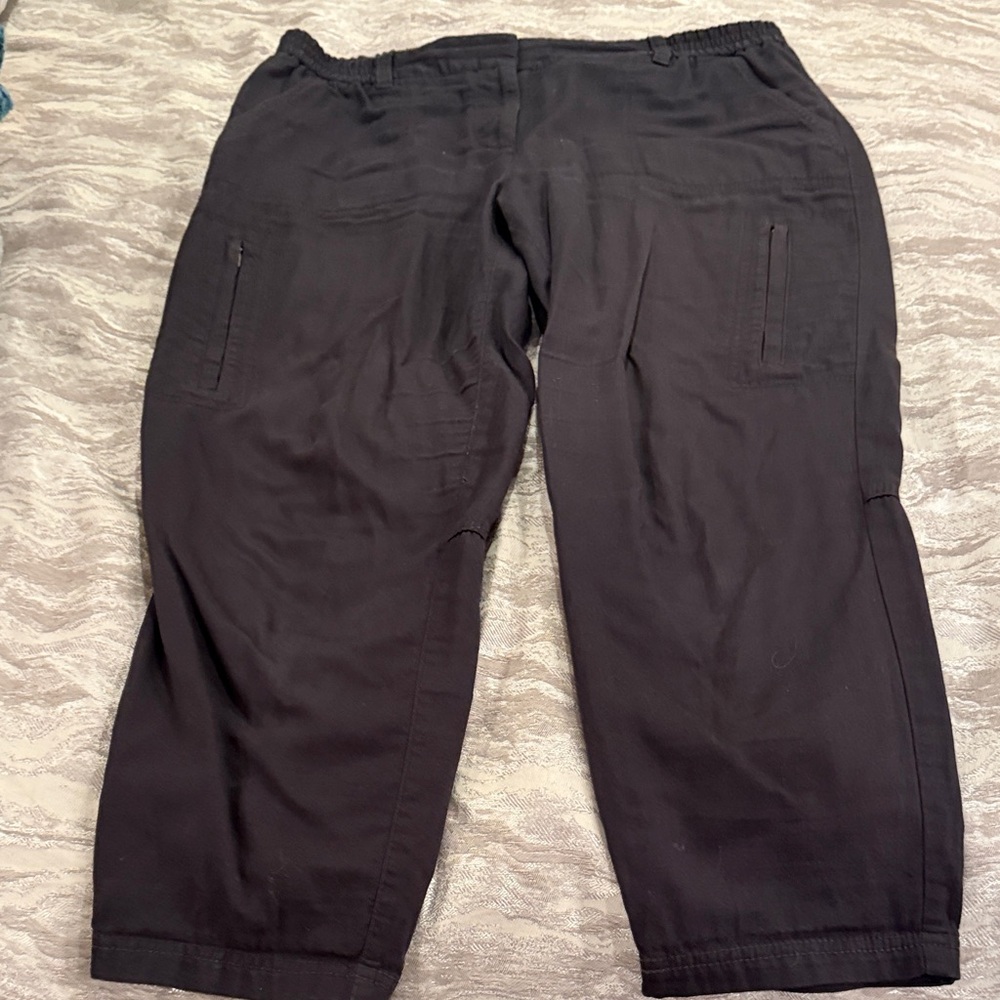Loft women’s navy Casual Cargo Pants size 10